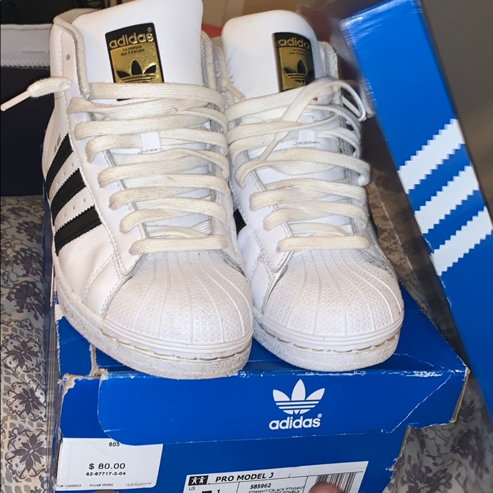 Pro Model J grade school adidas